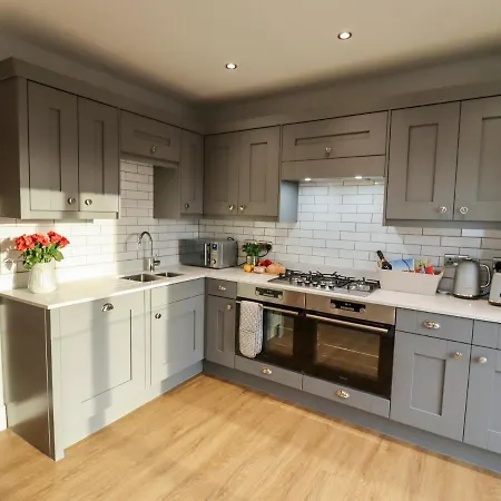 Mariner's Watch * Whitby